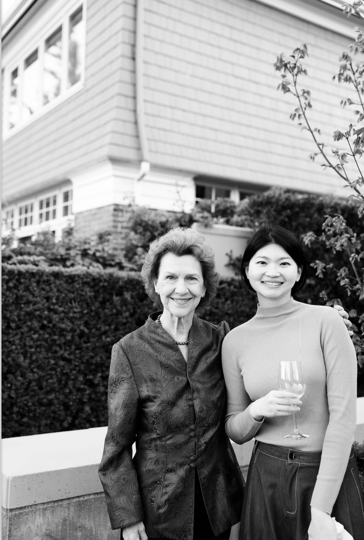 Cicy Li outdoor portrait